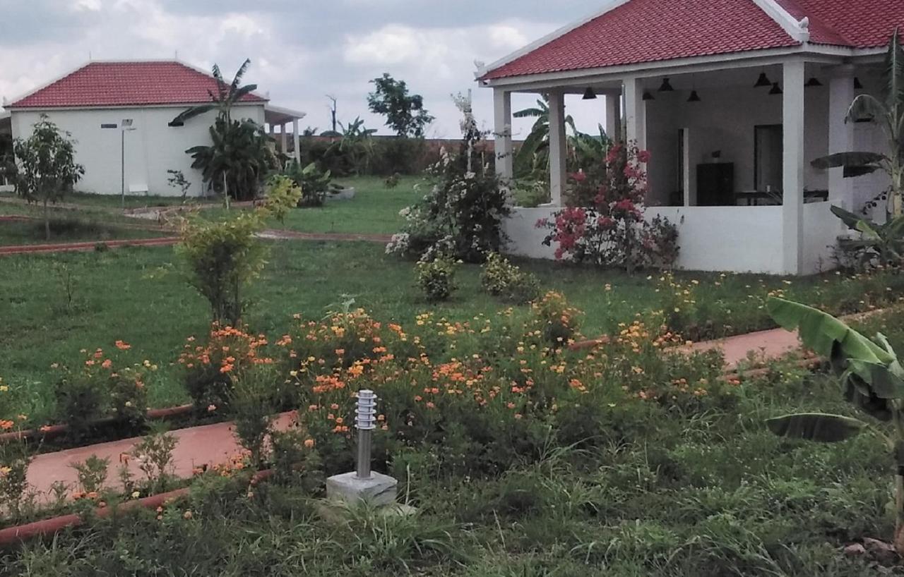 Koh Ker Hotel And Restaurant Phumi Moreal Exterior foto